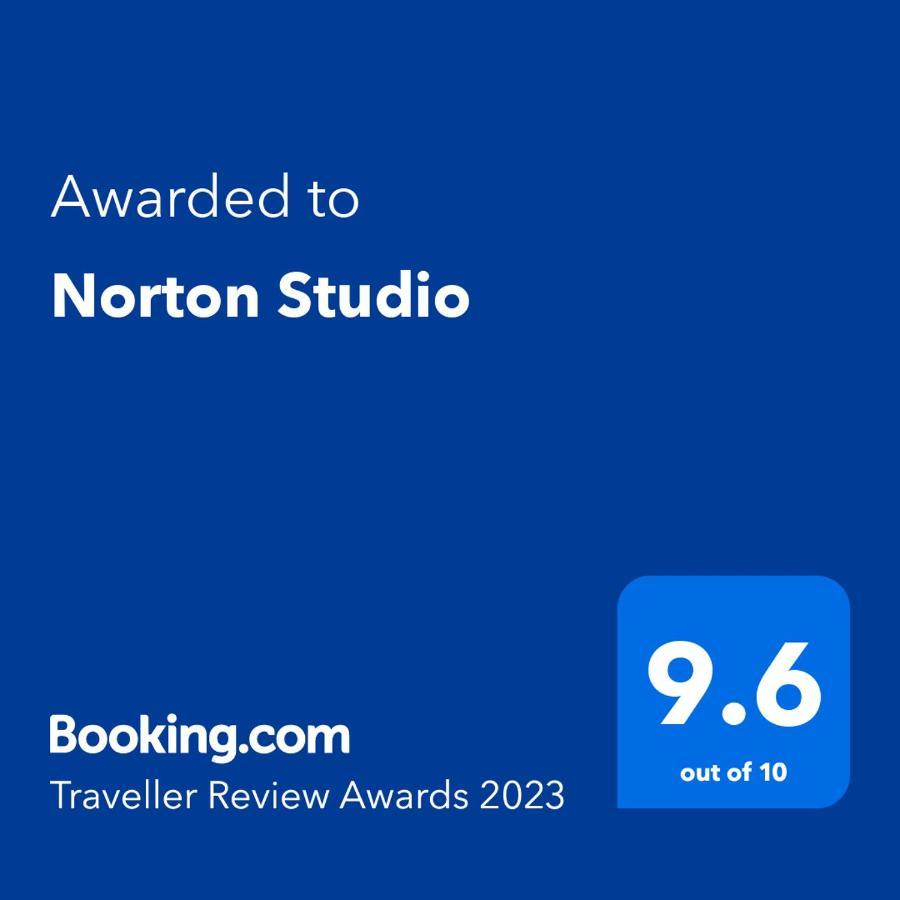 Norton Studio Арундел Экстерьер фото